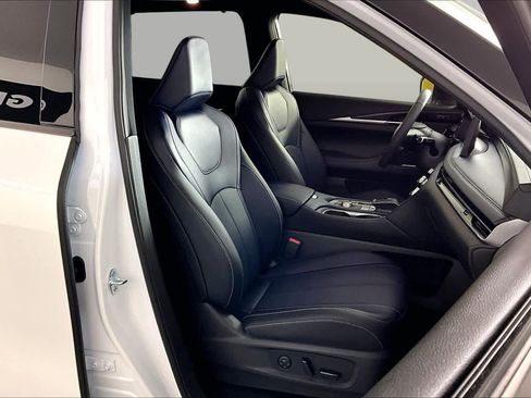 Used 2026 INFINITI QX60 Sport AWD/4WD image 9