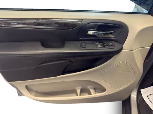 Used 2014 Dodge Grand Caravan American Value Package FWD image 12