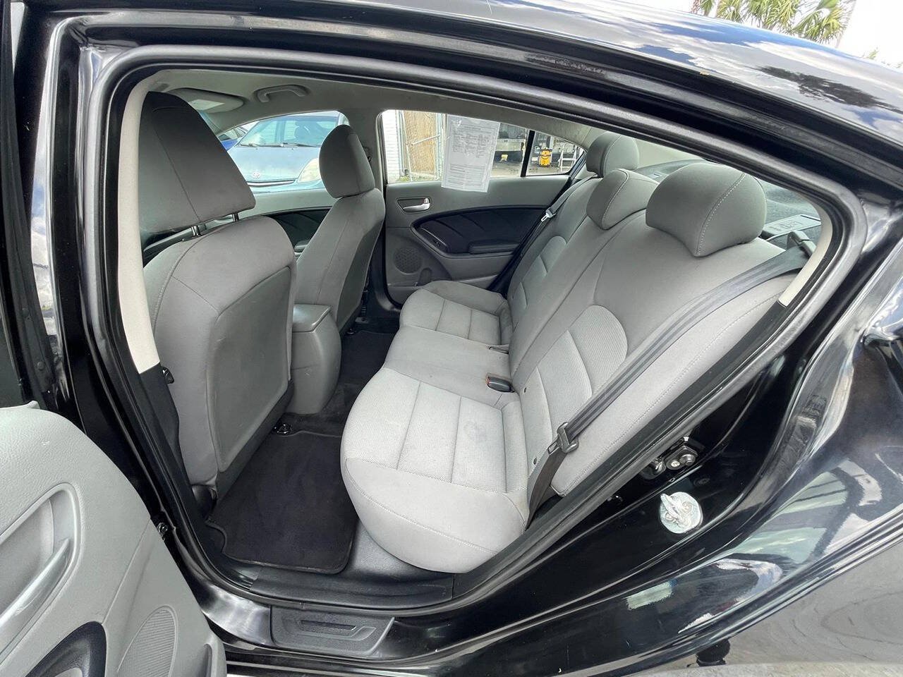 Used 2017 Kia Forte LX FWD image 6