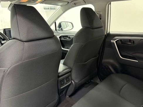 Used 2021 Toyota RAV4 LE AWD/4WD image 24