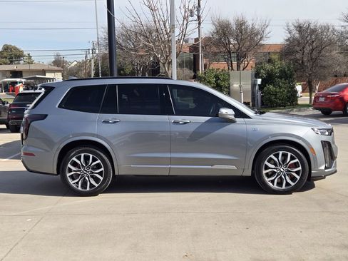 Used 2024 Cadillac XT6 Sport w/ Technology Package image 7