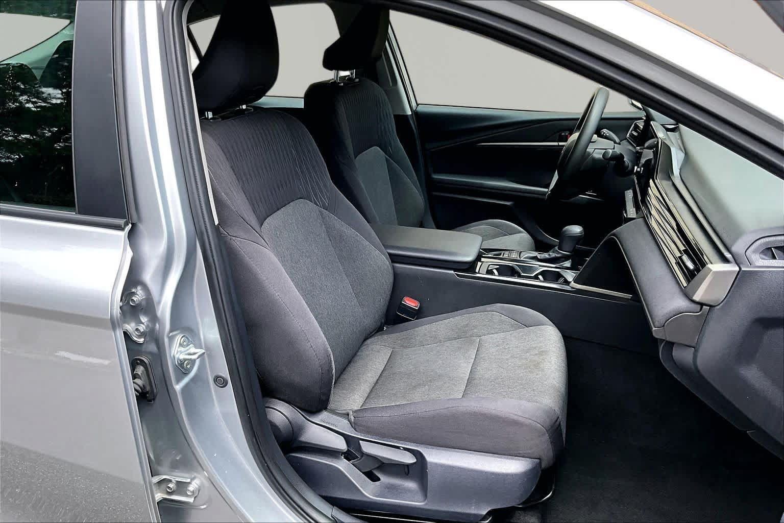 Used 2025 Toyota Camry LE FWD image 9