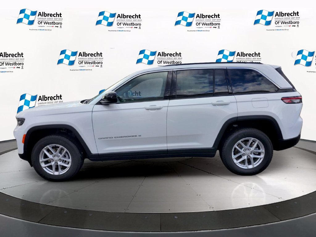 New 2026 Jeep Grand Cherokee Laredo X AWD/4WD image 2