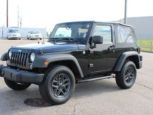 Used 2015 Jeep Wrangler Sport AWD/4WD image 2