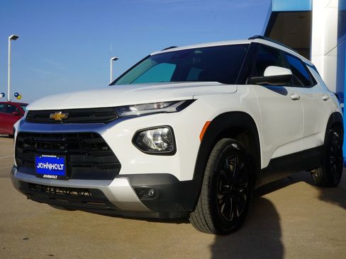 Used 2023 Chevrolet TrailBlazer LT AWD/4WD image 4