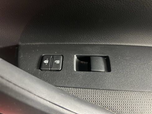 Used 2022 Toyota Corolla LE w/ LE Convenience Package FWD image 36