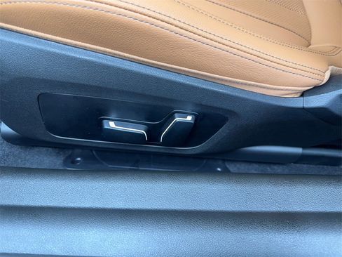 Used 2025 BMW 230i Coupe w/ M Sport Package image 30