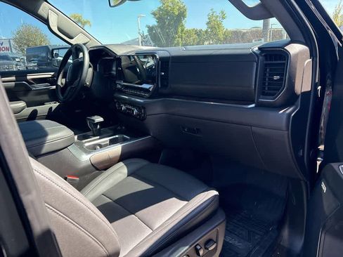 Used 2024 GMC Sierra 1500 SLT w/ SLT Premium Package AWD/4WD image 5