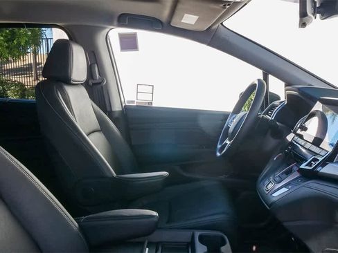 Used 2024 Honda Odyssey EX-L image 17