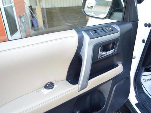 Used 2014 Toyota 4Runner SR5 Premium AWD/4WD image 59