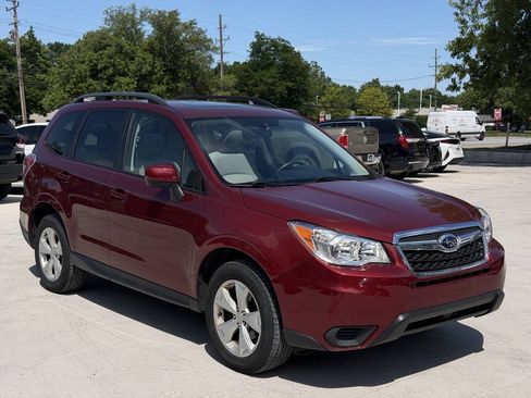 Used 2014 Subaru Forester 2.5i Premium w/ All-Weather Package AWD/4WD image 3