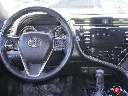 Used 2018 Toyota Camry XLE w/ Audio Package FWD image 2