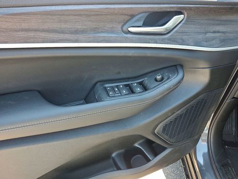 New 2026 Jeep Grand Cherokee Altitude AWD/4WD image 9