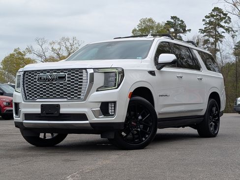 Used 2023 GMC Yukon XL Denali AWD/4WD image 4