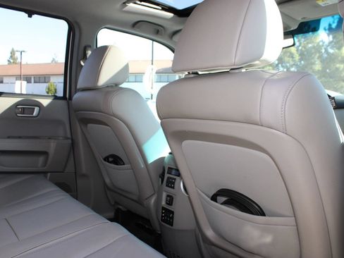 Used 2015 Honda Pilot Touring image 23