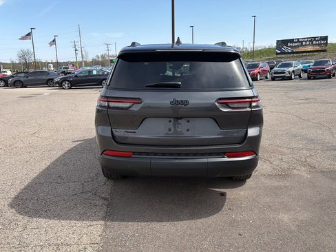 Used 2023 Jeep Grand Cherokee L Laredo AWD/4WD image 5