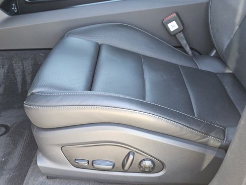 Certified 2024 Porsche Macan 4 Electric image 23