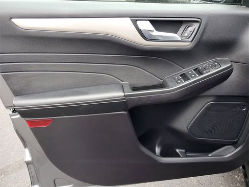 Used 2022 Ford Escape SEL image 19