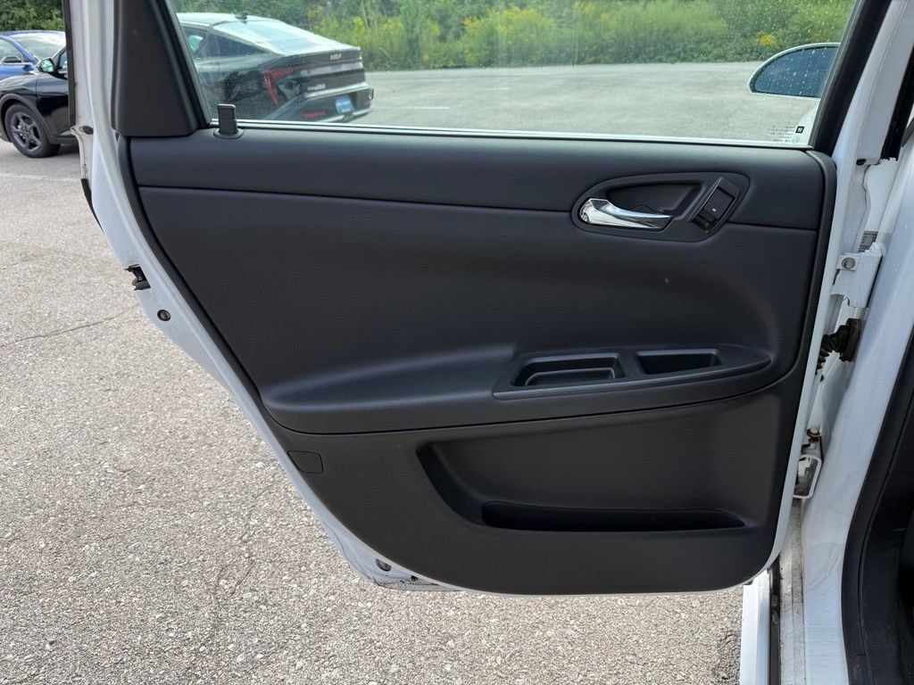 Used 2011 Chevrolet Impala LS FWD image 8