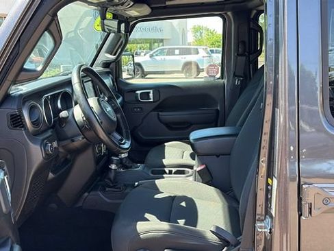 Used 2022 Jeep Wrangler Unlimited Sport AWD/4WD image 11