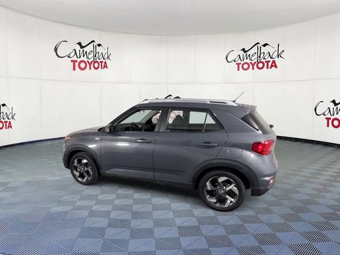Used 2025 Hyundai Venue SEL FWD image 8