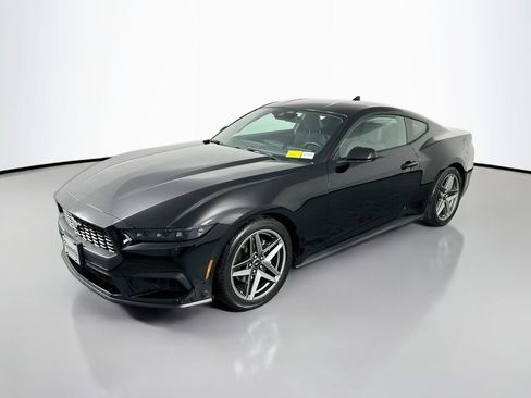 Used 2026 Ford Mustang Coupe RWD image 3