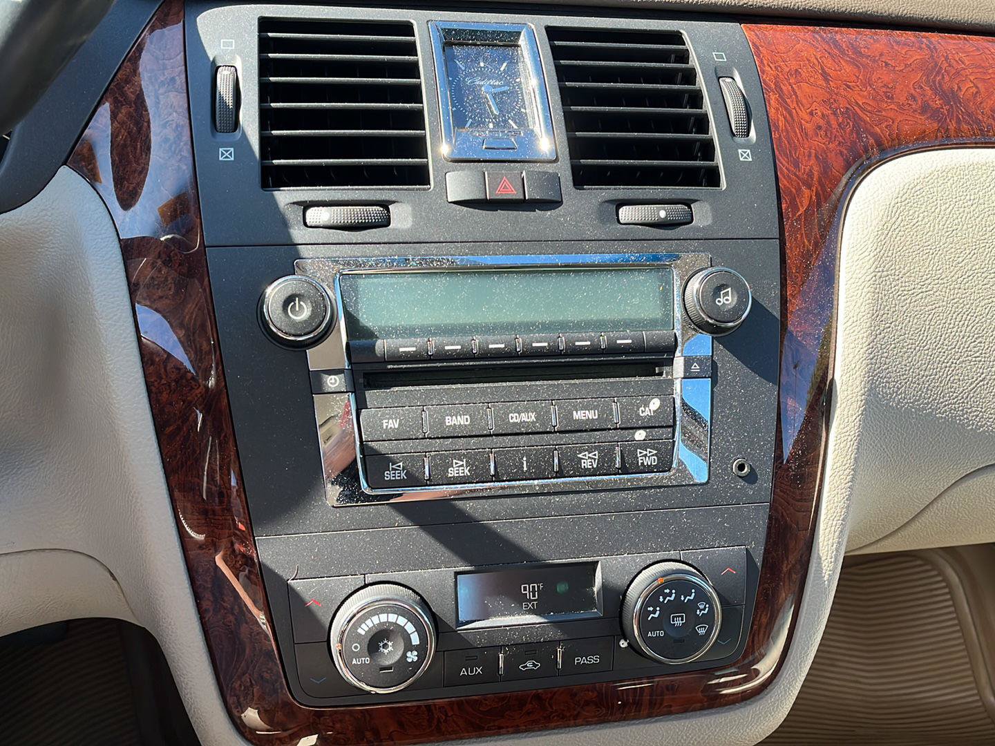 Used 2006 Cadillac DTS w/ Trunk Convenience Package FWD image 11