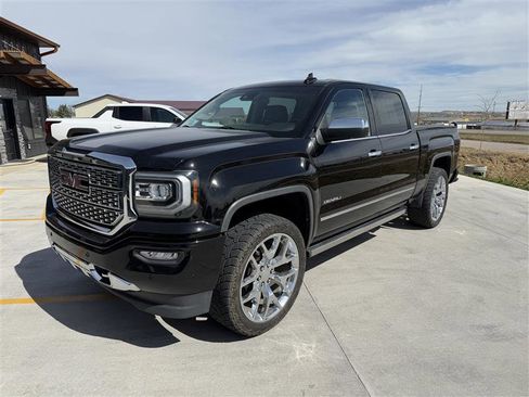 Used 2017 GMC Sierra 1500 Denali w/ Denali Ultimate Package image 4