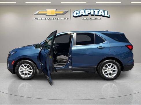Used 2024 Chevrolet Equinox LT FWD image 10