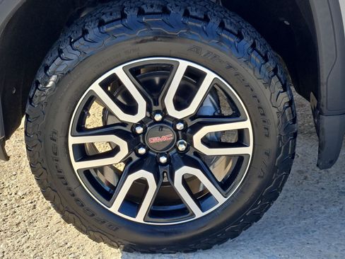 Used 2021 GMC Sierra 1500 AT4 w/ AT4 Preferred Package AWD/4WD image 11