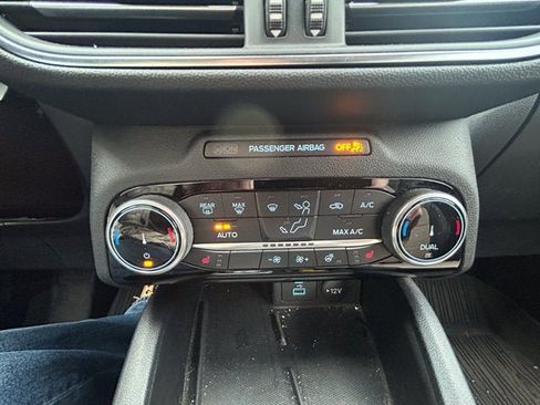 Used 2022 Ford Escape Titanium w/ Titanium Elite Package image 18