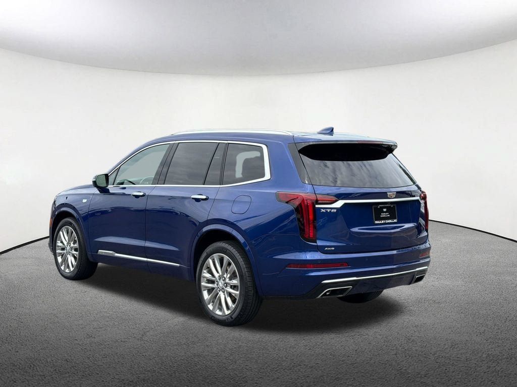 Certified 2023 Cadillac XT6 Premium Luxury AWD/4WD image 18