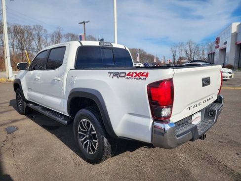 Used 2018 Toyota Tacoma TRD Off-Road image 5
