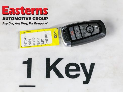 Used 2024 Ford Edge Titanium image 24