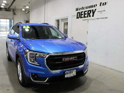 Used 2024 GMC Terrain SLE w/ Driver Convenience Package