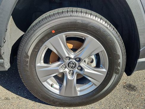 Certified 2025 Toyota RAV4 XLE FWD image 8