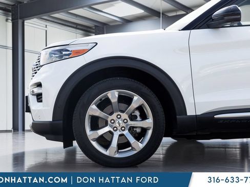 Used 2020 Ford Explorer Platinum w/ Premium Technology Package AWD/4WD image 33
