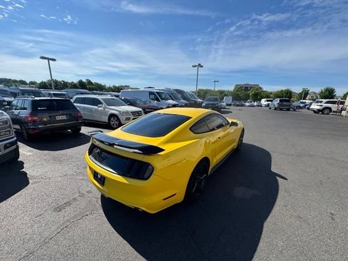 Used 2016 Ford Mustang Coupe RWD image 17