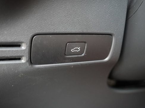 Used 2023 Volvo XC40 Recharge Ultimate w/ Protection Package Premier AWD/4WD image 26