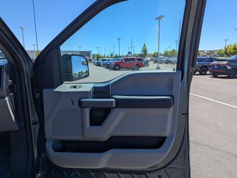 Used 2015 Ford F150 XLT w/ Equipment Group 302A Luxury AWD/4WD image 38