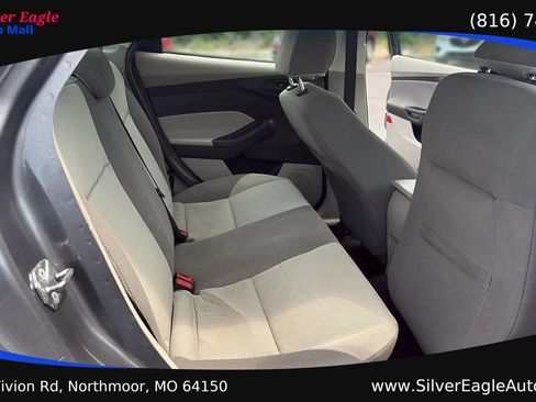 Used 2012 Ford Focus SE FWD image 11