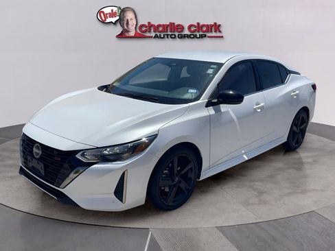 Used 2024 Nissan Sentra SR FWD image 1
