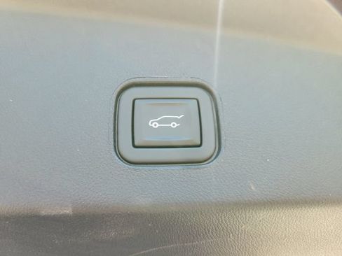 Certified 2024 Cadillac Lyriq Luxury AWD/4WD image 10
