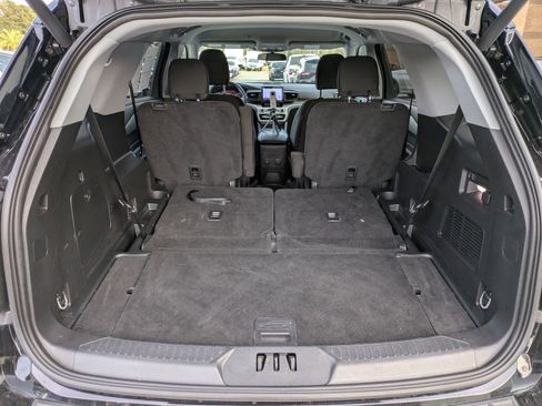 Certified 2023 Ford Explorer XLT image 14