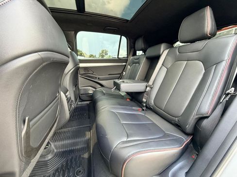 Used 2024 Jeep Wagoneer Launch Edition AWD/4WD image 39