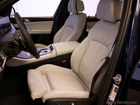 Used 2026 BMW X5 xDrive40i w/ Climate Comfort Package image 10