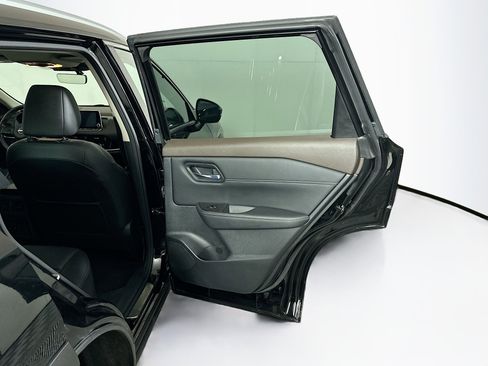 Used 2023 Nissan Rogue SL image 32