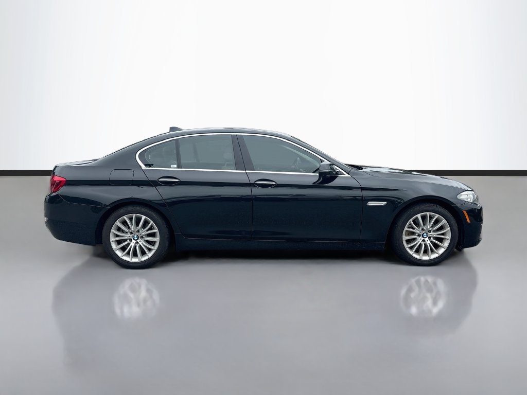 Used 2015 BMW 528i xDrive Sedan AWD/4WD image 2