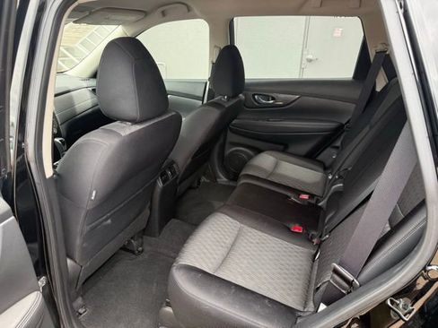 Used 2020 Nissan Rogue SV image 13