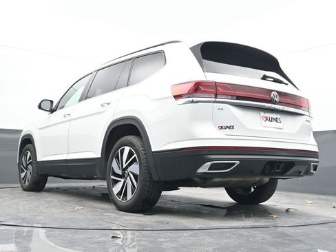 Used 2025 Volkswagen Atlas SE image 42